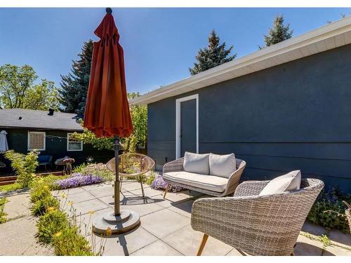 2212 Sumac Road Nw, Calgary, AB - Outdoor With Exterior