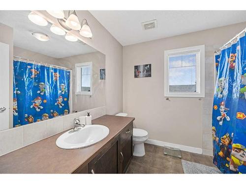 74 Cimarron Vista Gardens, Okotoks, AB - Indoor Photo Showing Bathroom