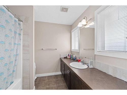 74 Cimarron Vista Gardens, Okotoks, AB - Indoor Photo Showing Bathroom