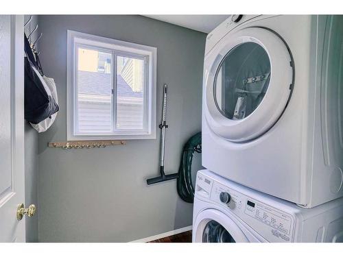 243 Mt Selkirk Close Se, Calgary, AB - Indoor Photo Showing Laundry Room