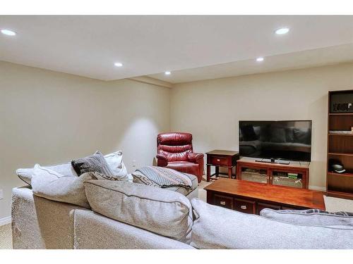 243 Mt Selkirk Close Se, Calgary, AB - Indoor Photo Showing Other Room