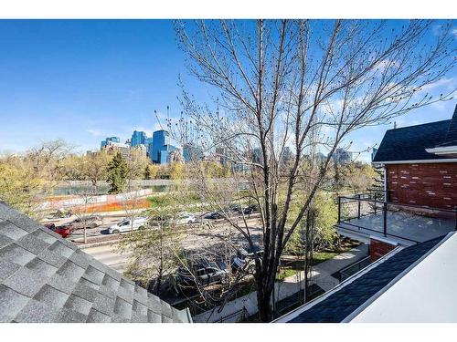 812 Memorial Drive Nw, Calgary, AB - Outdoor With View
