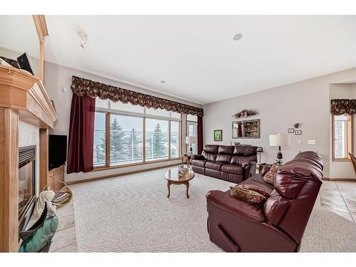 28 Eagleview Gate, Cochrane, AB - Indoor Photo Showing Living Room