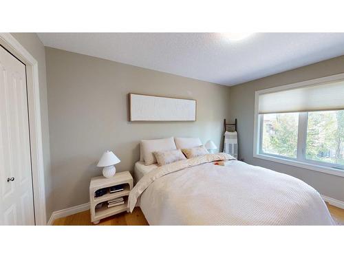 202 Chapala Point Se, Calgary, AB - Indoor Photo Showing Bedroom
