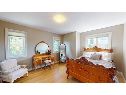 202 Chapala Point Se, Calgary, AB - Indoor Photo Showing Bedroom