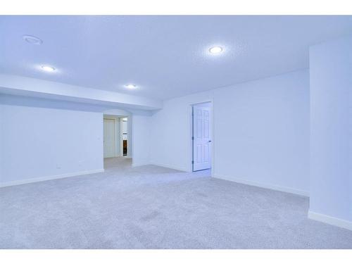 8 Cranwell Green Se, Calgary, AB - Indoor Photo Showing Other Room