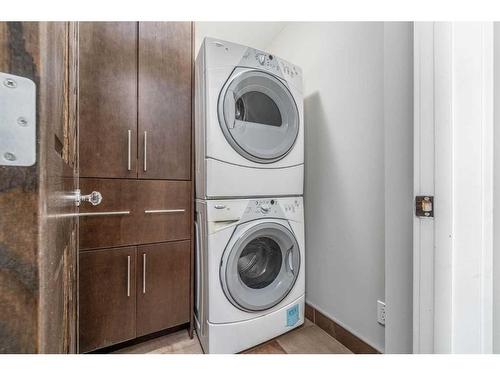 3803 1 Street Nw, Calgary, AB - Indoor Photo Showing Laundry Room