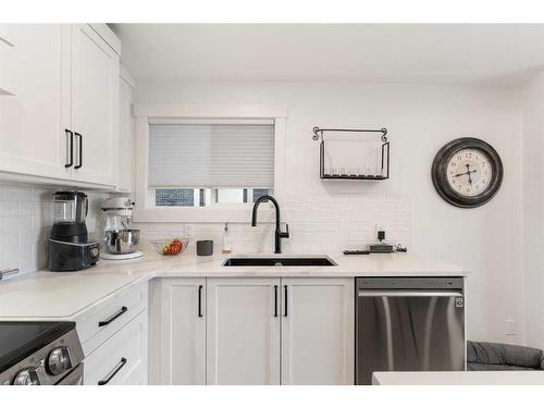 1417 22 Avenue Nw, Calgary, AB - Indoor Photo Showing Kitchen With Double Sink