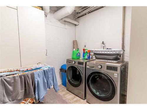 1417 22 Avenue Nw, Calgary, AB - Indoor Photo Showing Laundry Room