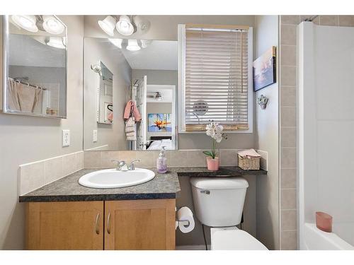 57 Auburn Bay View Se, Calgary, AB - Indoor Photo Showing Bathroom