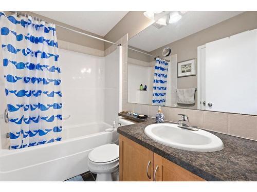 57 Auburn Bay View Se, Calgary, AB - Indoor Photo Showing Bathroom