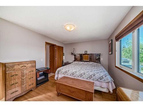 48 Fairways Drive Nw, Airdrie, AB - Indoor Photo Showing Bedroom