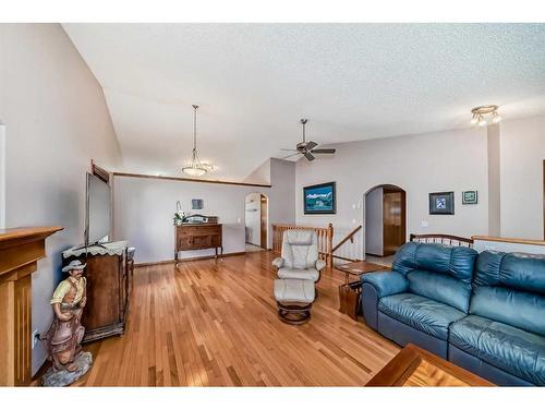 48 Fairways Drive Nw, Airdrie, AB - Indoor Photo Showing Living Room