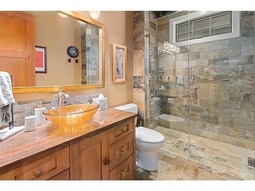 72 Woodlark Drive Sw, Calgary, AB - Indoor Photo Showing Bathroom