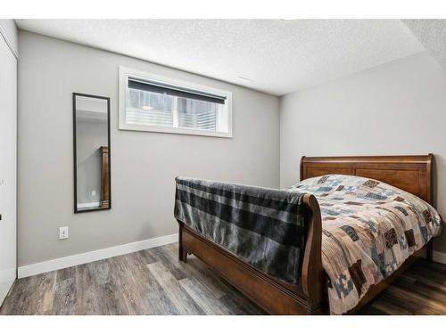 147 Royal Oak Mews Nw, Calgary, AB - Indoor Photo Showing Bedroom