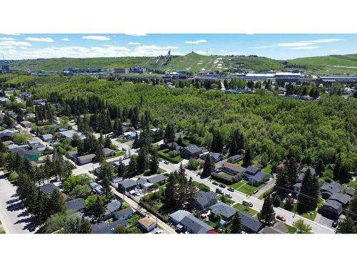 8824 33 Avenue Nw, Calgary, AB - Outdoor With View