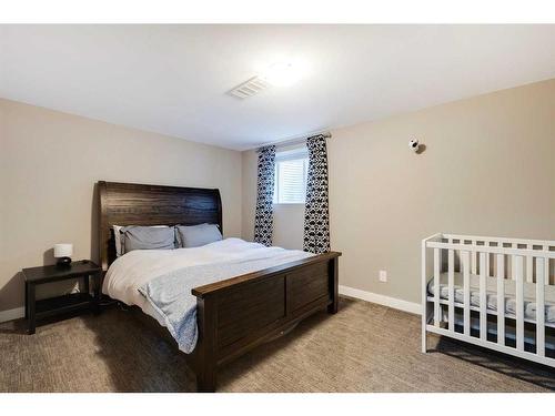 213 Havenhurst Crescent Sw, Calgary, AB - Indoor Photo Showing Bedroom