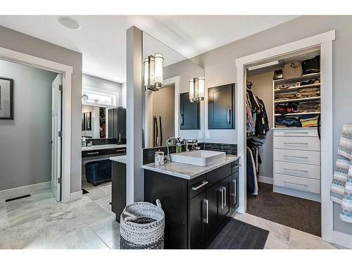 16 Marquis Grove Se, Calgary, AB - Indoor Photo Showing Bathroom