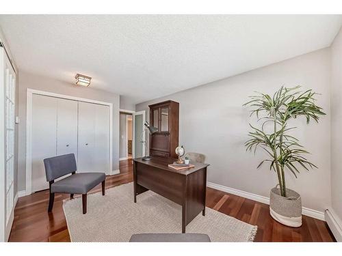 108-2211 29 Street Sw, Calgary, AB - Indoor