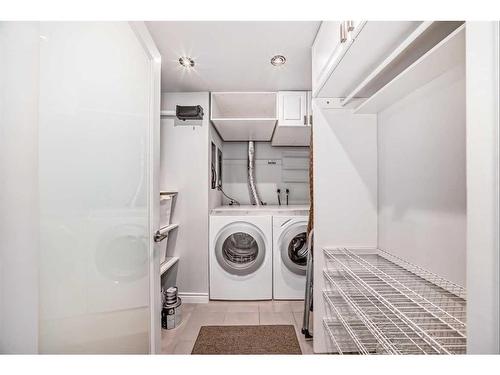 108-2211 29 Street Sw, Calgary, AB - Indoor Photo Showing Laundry Room