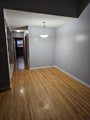 3135 41 Street Sw, Calgary, AB - Indoor Photo Showing Other Room