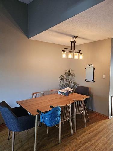 3135 41 Street Sw, Calgary, AB - Indoor Photo Showing Dining Room