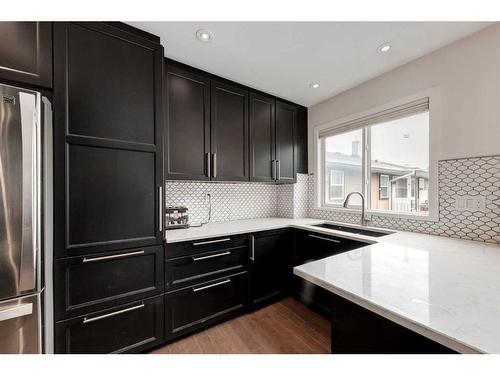 A-2115 35 Avenue Sw, Calgary, AB - Indoor Photo Showing Kitchen With Upgraded Kitchen