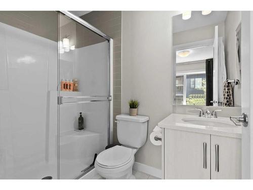142 Livingston Common Ne, Calgary, AB - Indoor Photo Showing Bathroom