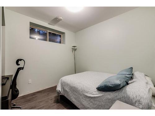176 Masters Crescent Se, Calgary, AB - Indoor Photo Showing Bedroom