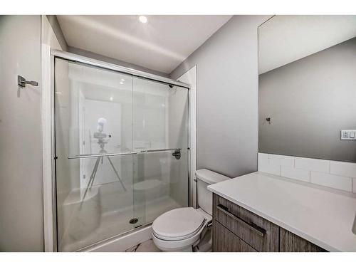 1307-681 Savanna Boulevard Ne, Calgary, AB - Indoor Photo Showing Bathroom