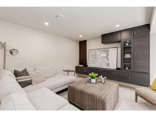 188 Lake Adams Crescent, Calgary, AB - Indoor Photo Showing Living Room