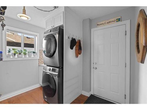 24 Cranleigh Drive Se, Calgary, AB - Indoor Photo Showing Laundry Room