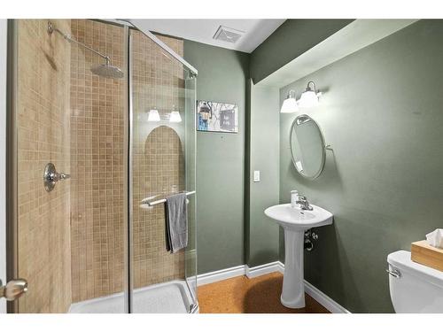 24 Cranleigh Drive Se, Calgary, AB - Indoor Photo Showing Bathroom