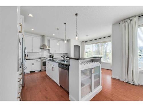48 Auburn Sound Crescent Se, Calgary, AB - Indoor Photo Showing Kitchen With Upgraded Kitchen