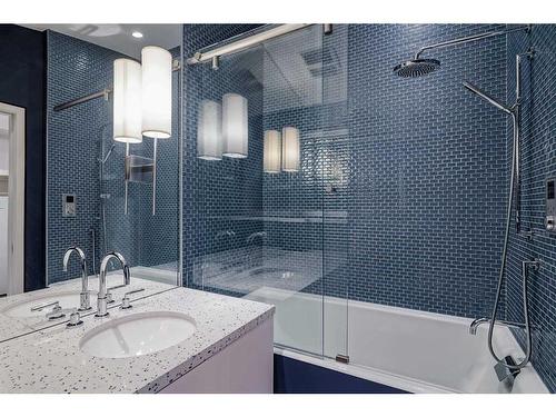 2906 Marquette Street Sw, Calgary, AB - Indoor Photo Showing Bathroom