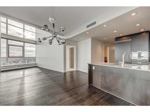 2102-99 Spruce Place Sw, Calgary, AB - Indoor Photo Showing Kitchen With Upgraded Kitchen