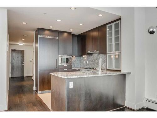 2102-99 Spruce Place Sw, Calgary, AB - Indoor Photo Showing Kitchen With Upgraded Kitchen