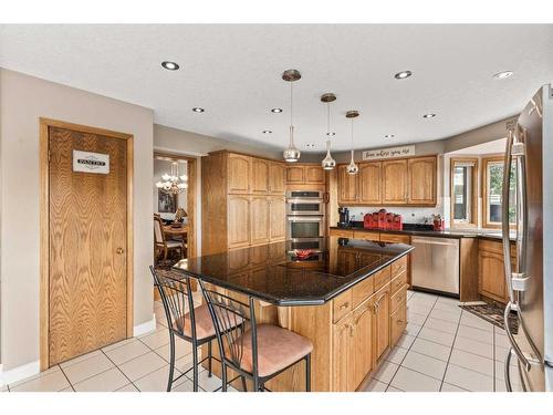 243127 Range Road 281A, Rural Rocky View County, AB - Indoor Photo Showing Kitchen