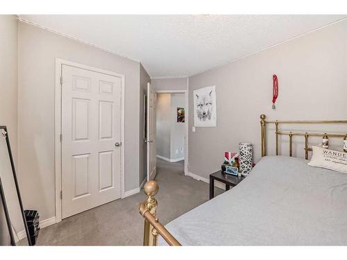 559 Auburn Bay Heights Se, Calgary, AB - Indoor Photo Showing Bedroom