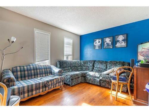 1727 12 Avenue Sw, Calgary, AB - Indoor Photo Showing Living Room