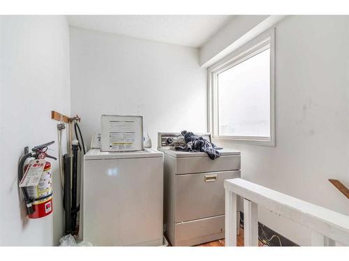 1727 12 Avenue Sw, Calgary, AB - Indoor Photo Showing Laundry Room