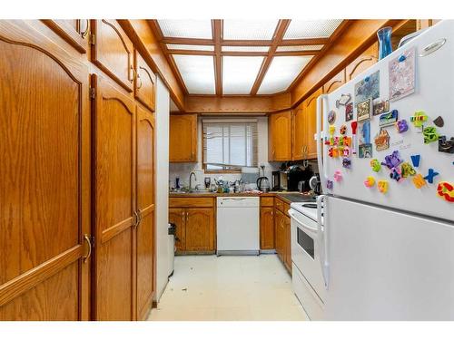 1727 12 Avenue Sw, Calgary, AB - Indoor Photo Showing Kitchen With Double Sink