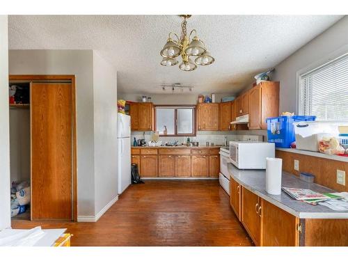 1727 12 Avenue Sw, Calgary, AB - Indoor Photo Showing Kitchen With Double Sink