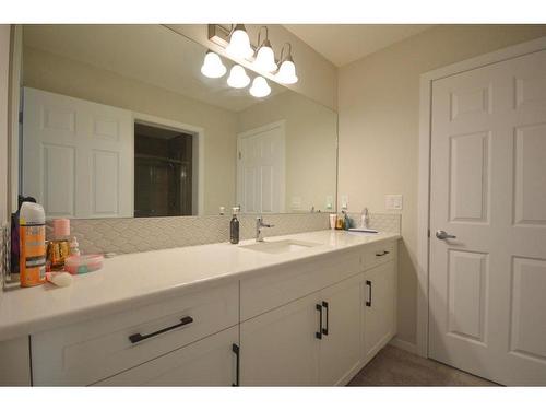 156 Cityspring Way Ne, Calgary, AB - Indoor Photo Showing Bathroom