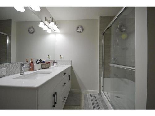 156 Cityspring Way Ne, Calgary, AB - Indoor Photo Showing Bathroom