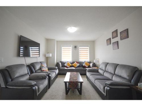 156 Cityspring Way Ne, Calgary, AB - Indoor Photo Showing Living Room