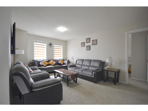 156 Cityspring Way Ne, Calgary, AB - Indoor Photo Showing Living Room