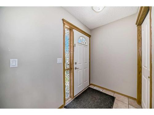 86 Hidden Hills Terrace Nw, Calgary, AB - Indoor Photo Showing Other Room