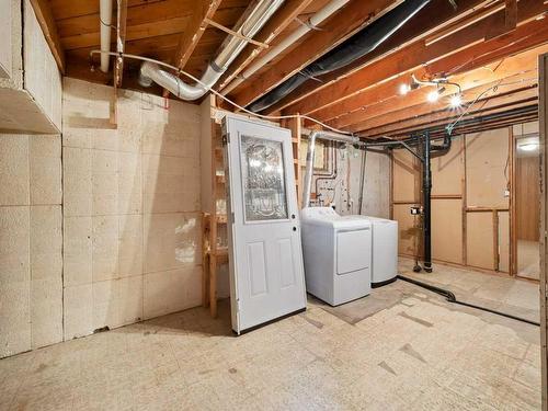 3003 28A Street Se, Calgary, AB - Indoor Photo Showing Laundry Room