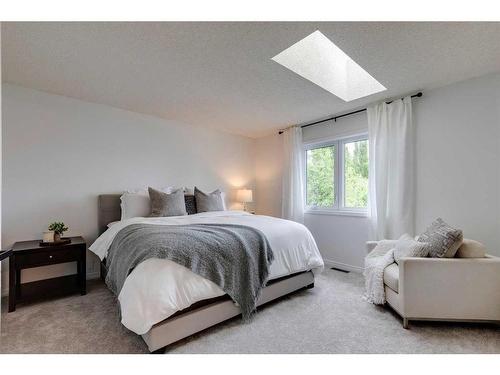 13 Inverness Rise Se, Calgary, AB - Indoor Photo Showing Bedroom